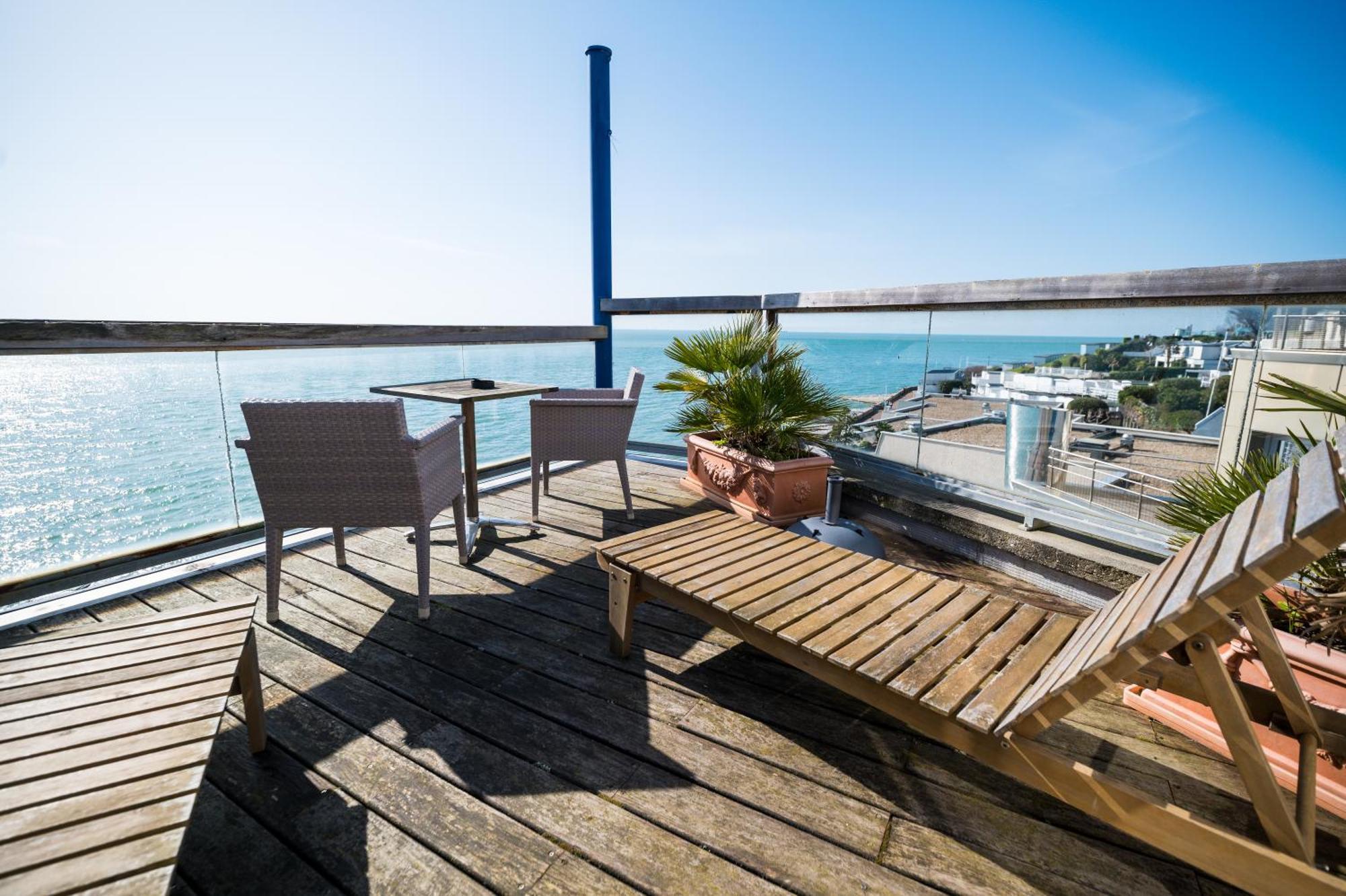 Logis Hotel - La Petite Rade Le Havre Luaran gambar